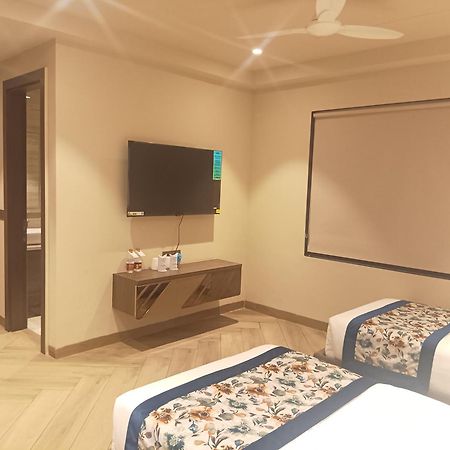 Hotel Cullinan By Qotel Janakpuri Delhi  Eksteriør billede