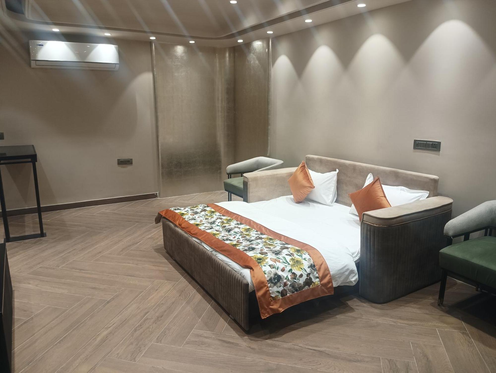 Hotel Cullinan By Qotel Janakpuri Delhi  Eksteriør billede