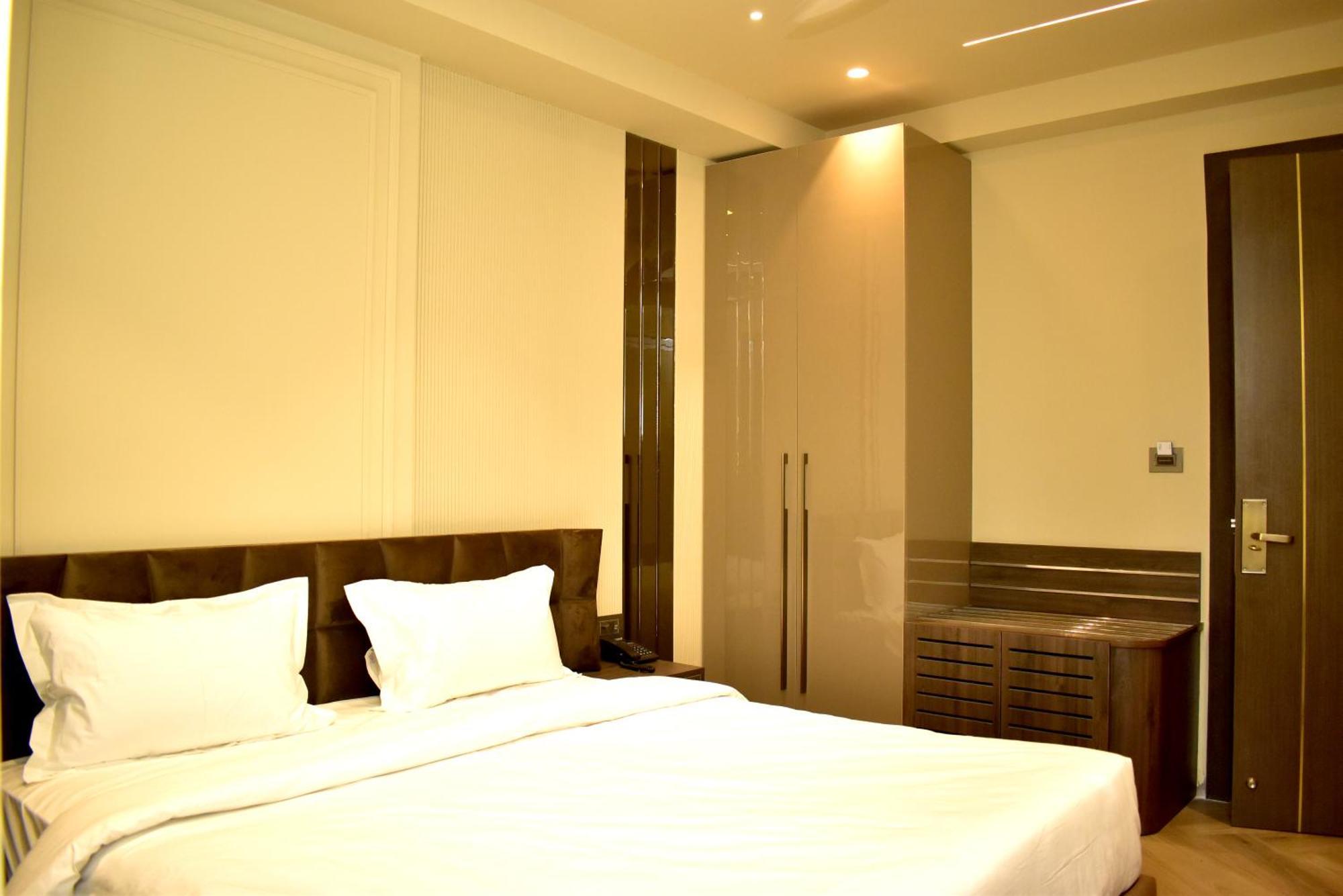 Hotel Cullinan By Qotel Janakpuri Delhi  Eksteriør billede