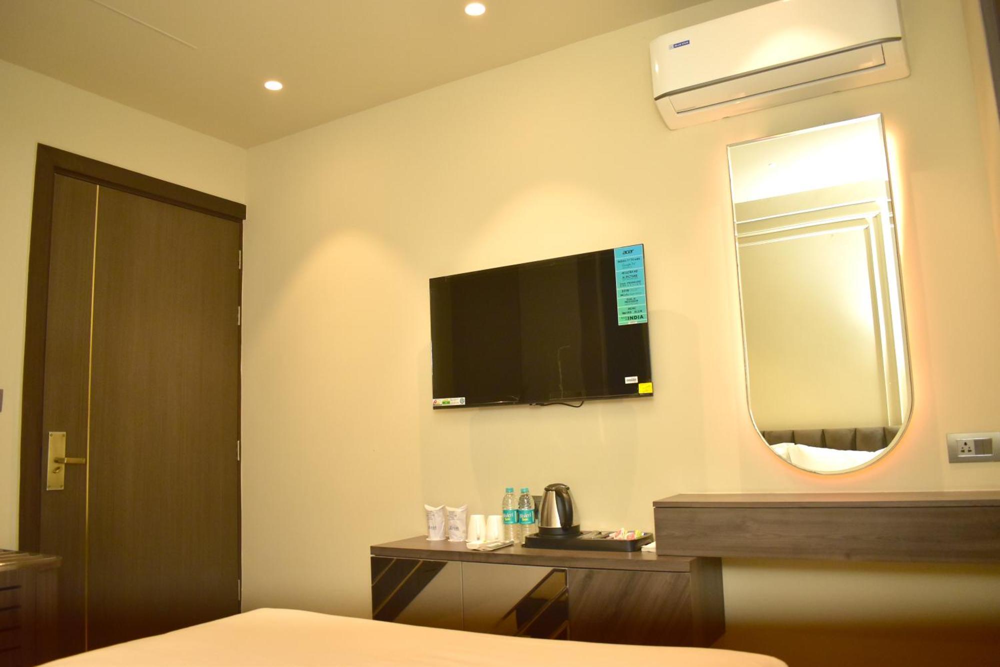 Hotel Cullinan By Qotel Janakpuri Delhi  Eksteriør billede