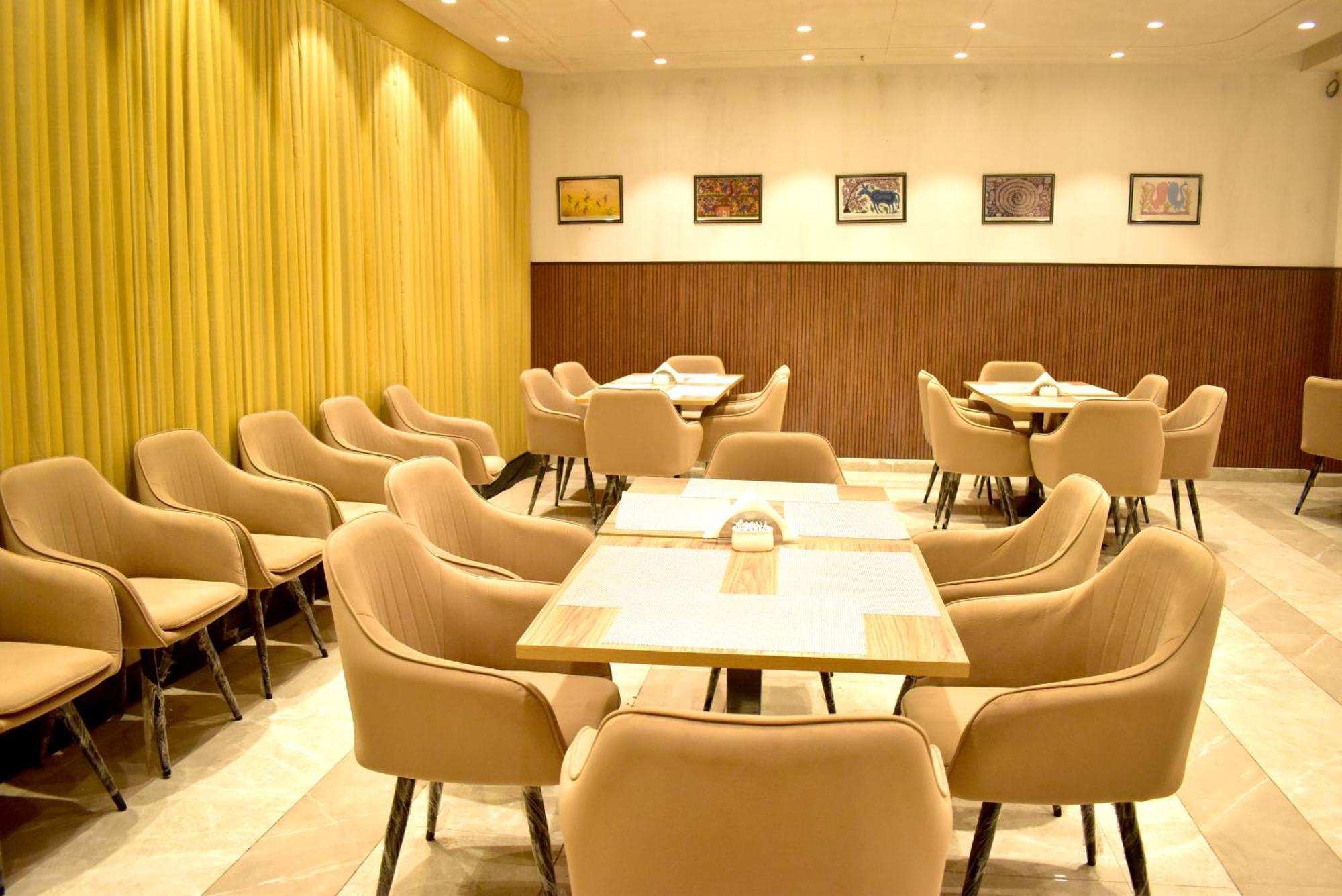 Hotel Cullinan By Qotel Janakpuri Delhi  Eksteriør billede