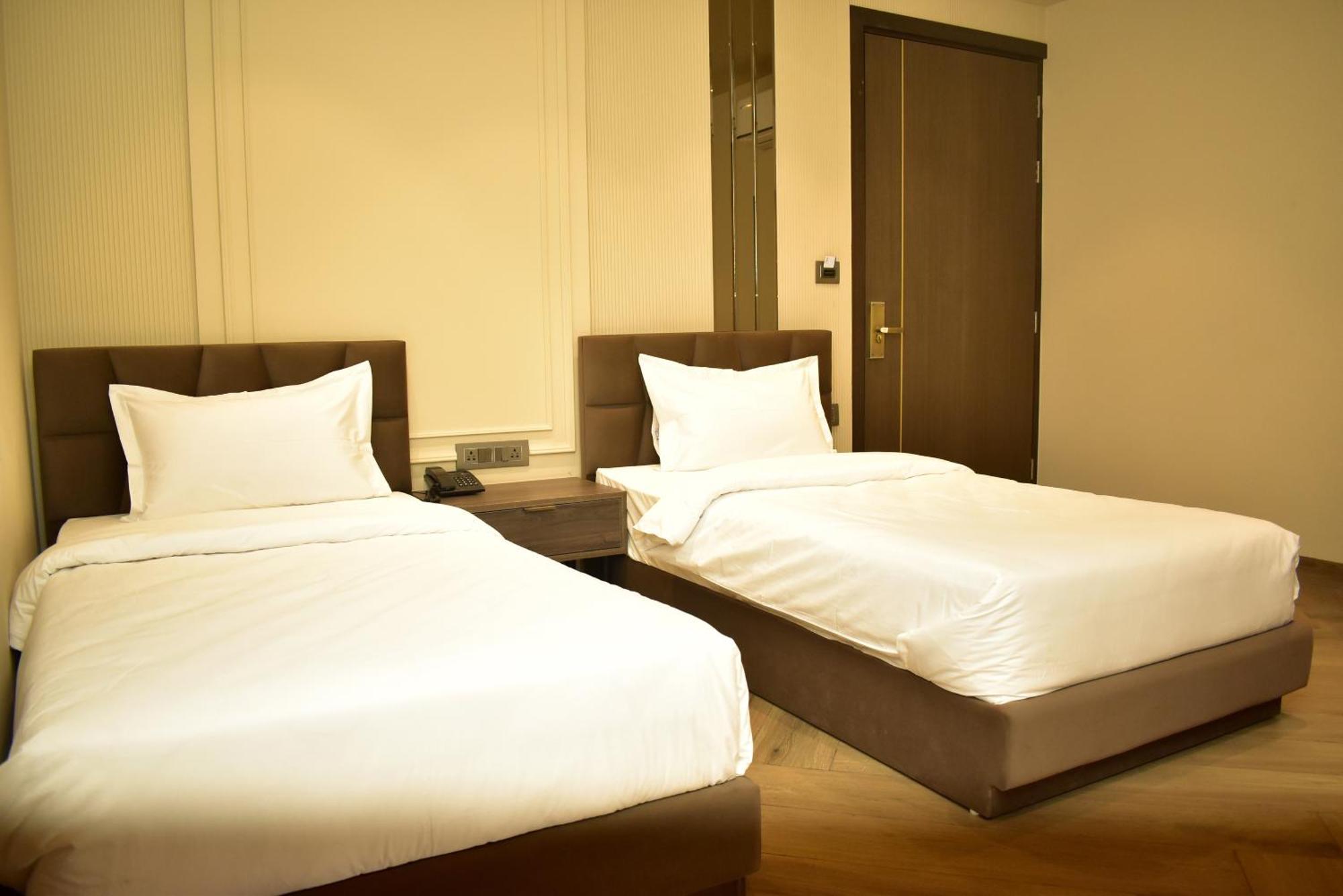 Hotel Cullinan By Qotel Janakpuri Delhi  Eksteriør billede