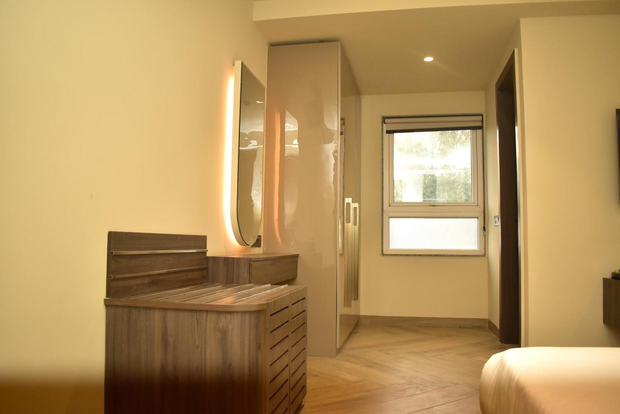 Hotel Cullinan By Qotel Janakpuri Delhi  Eksteriør billede