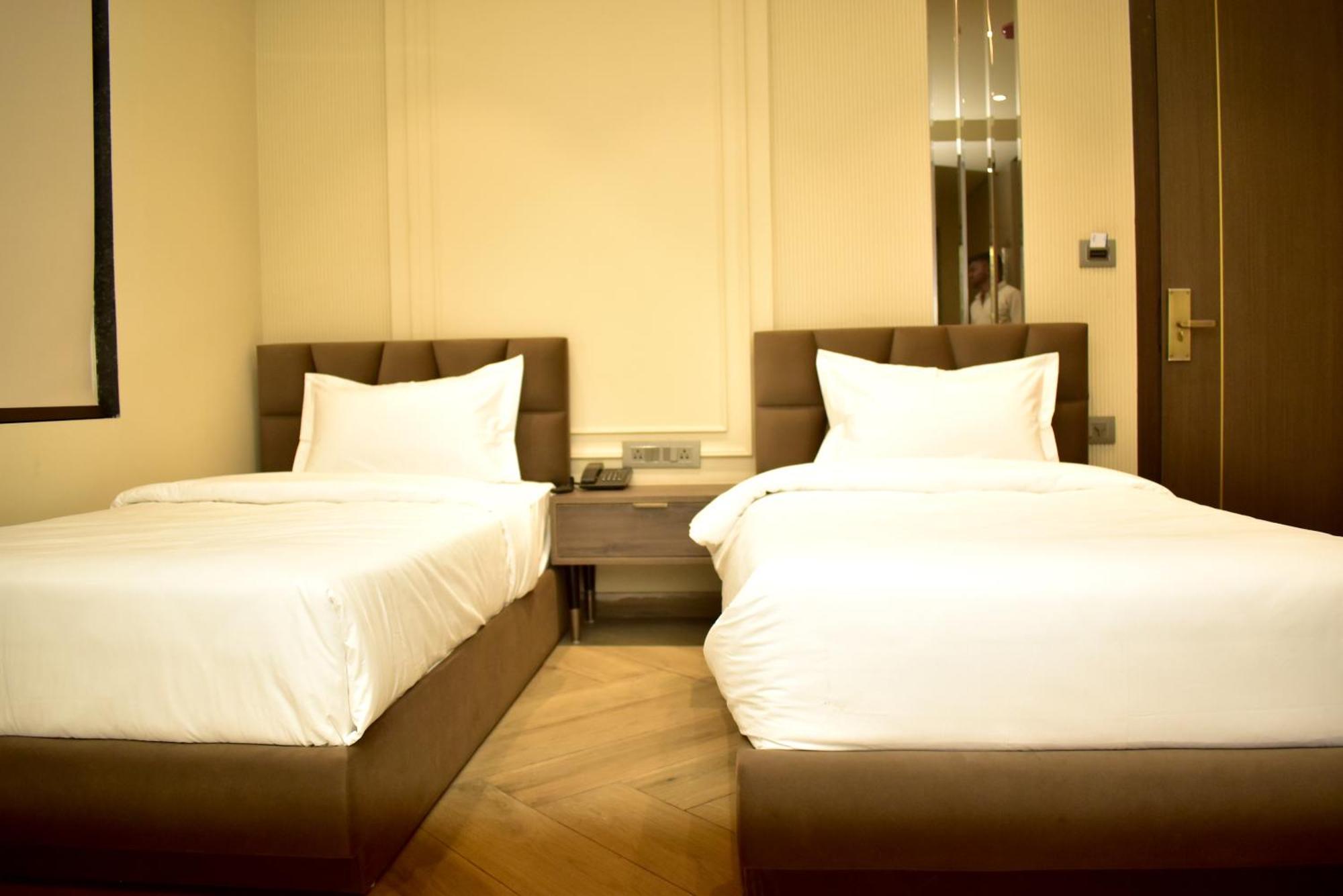 Hotel Cullinan By Qotel Janakpuri Delhi  Eksteriør billede