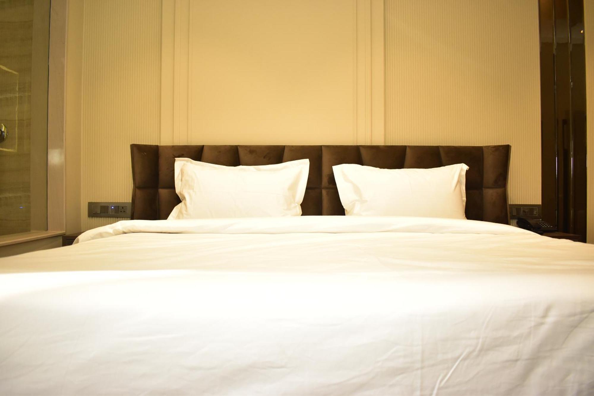 Hotel Cullinan By Qotel Janakpuri Delhi  Eksteriør billede