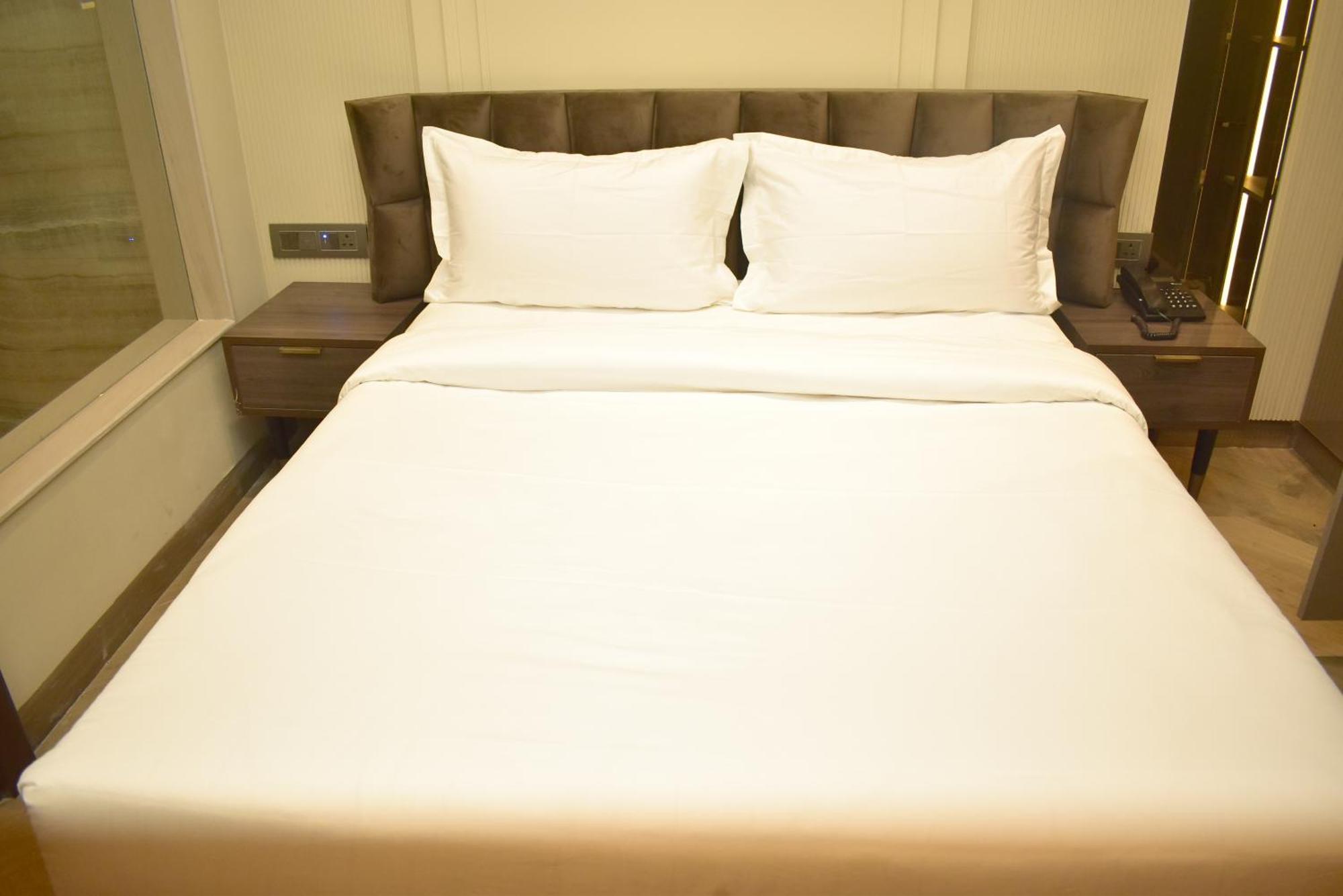 Hotel Cullinan By Qotel Janakpuri Delhi  Eksteriør billede