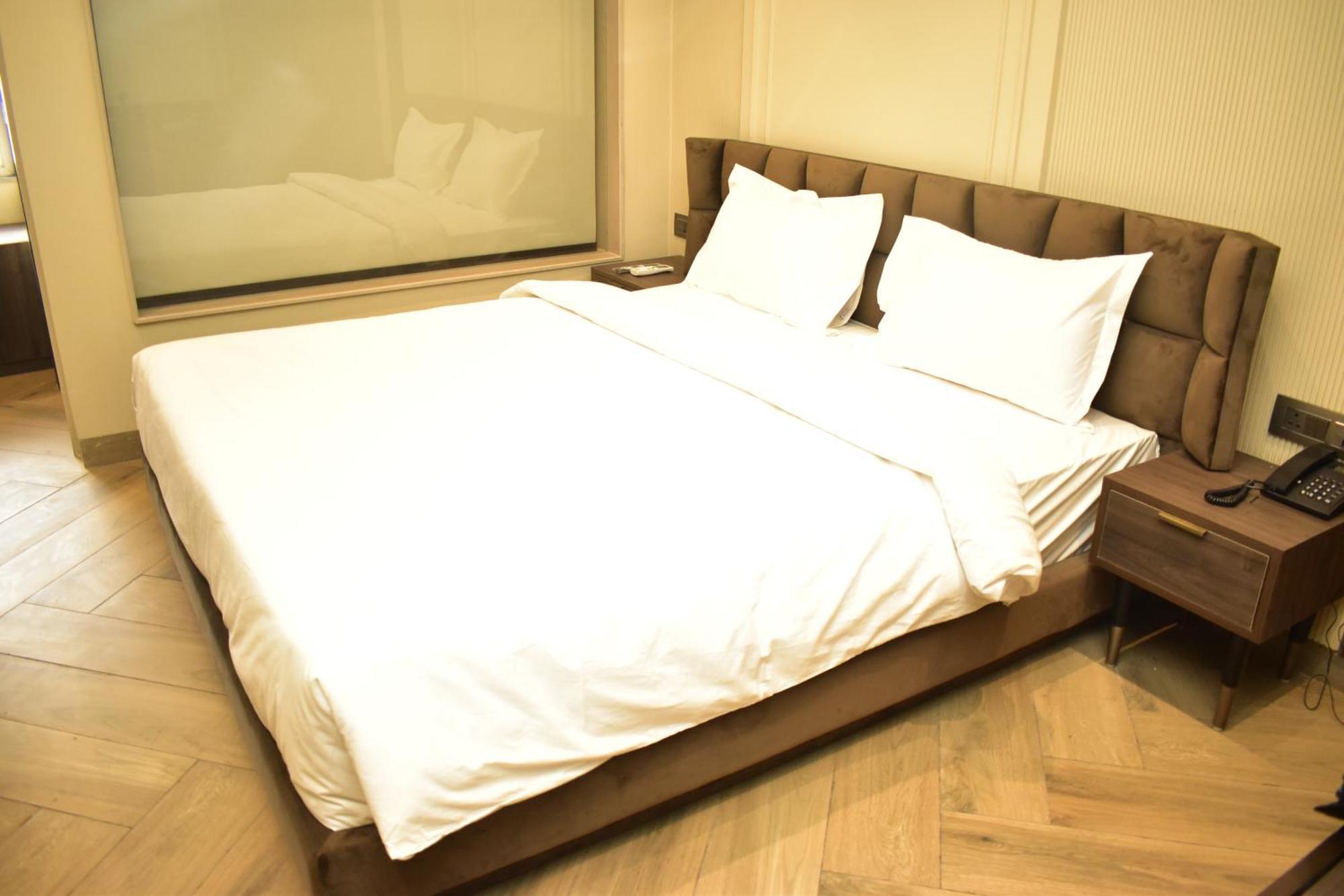 Hotel Cullinan By Qotel Janakpuri Delhi  Eksteriør billede